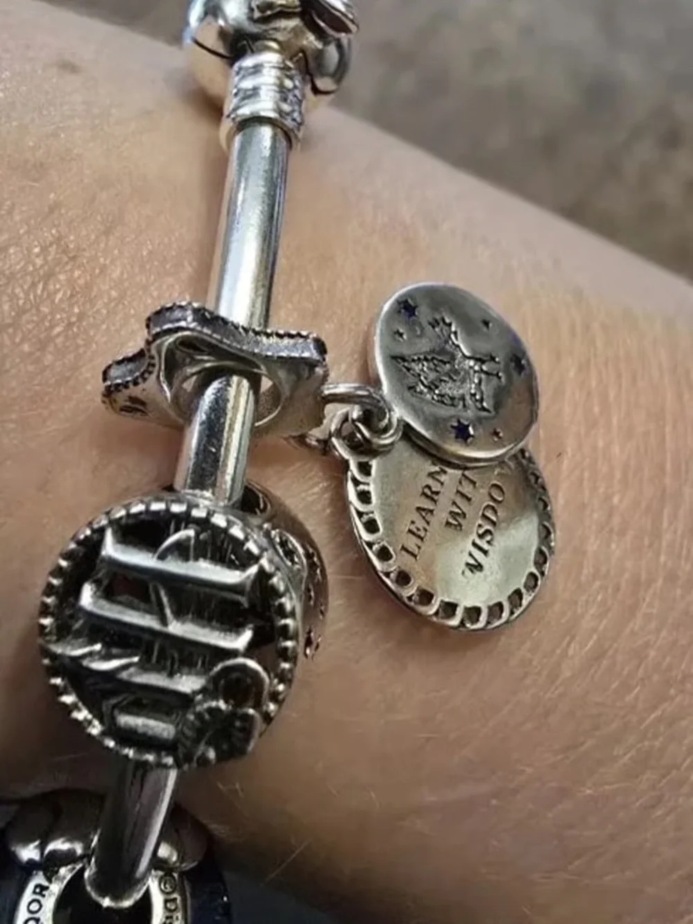Pandora Pandora Harry Potter Round HP Charm S925 ALE Sterling ParinaSilver Charm